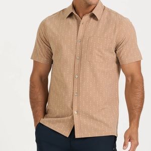 Vuori Short-Sleeve Bridge Button Down in Wheat Arrows (Tan), Medium